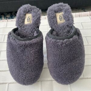UGG MENS FLUFFETTE CURLY SHEEPSKIN SLIPPERS